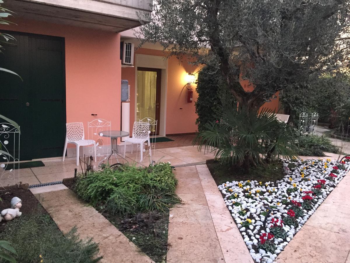 B&B Garda 4U Desenzano del Garda Luaran gambar