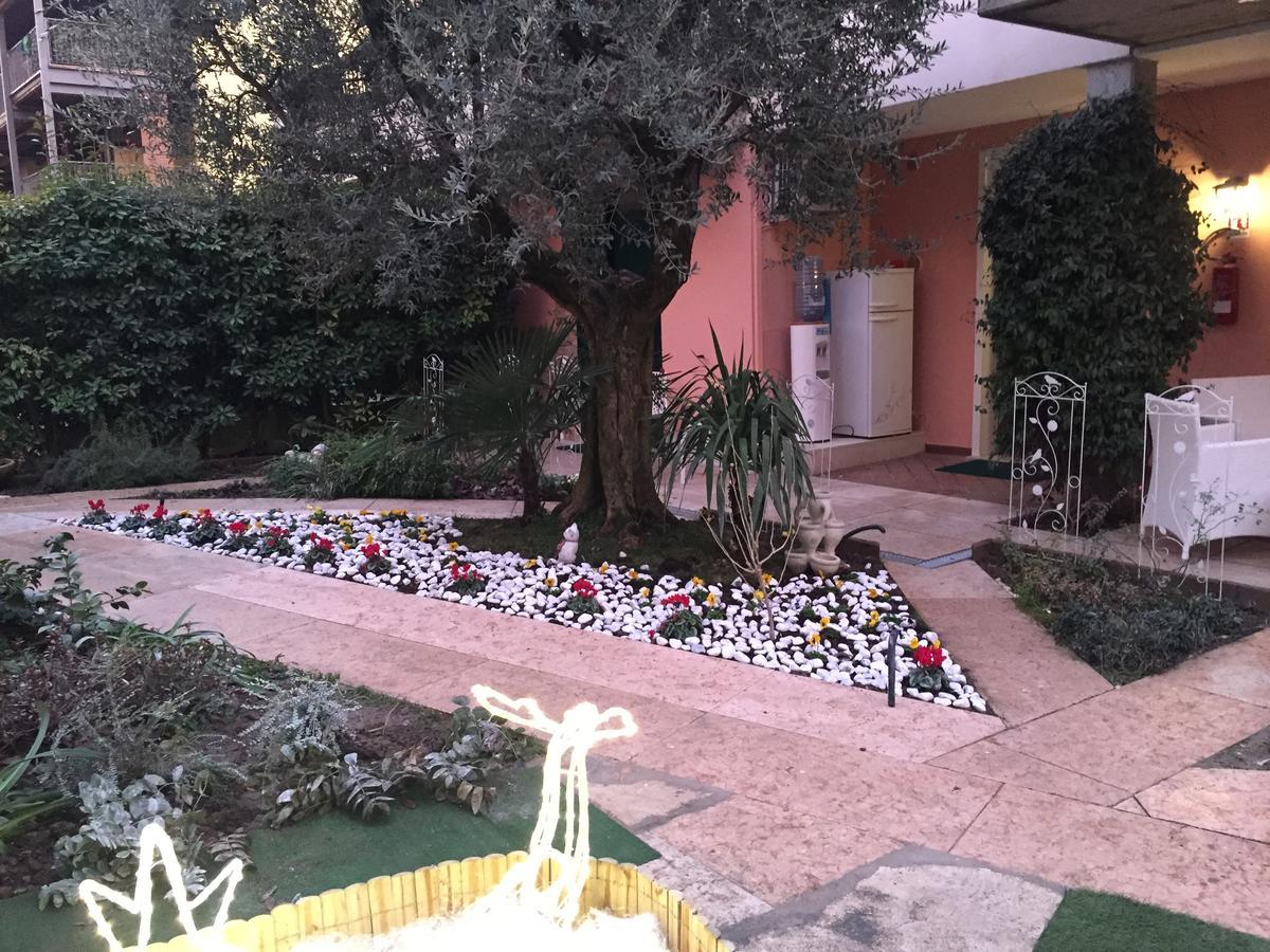 B&B Garda 4U Desenzano del Garda Luaran gambar